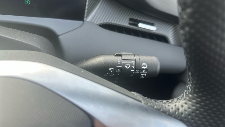 MG MG4 180kW Premium Extended Range 77kWh 5dr Auto Electric Hatchback